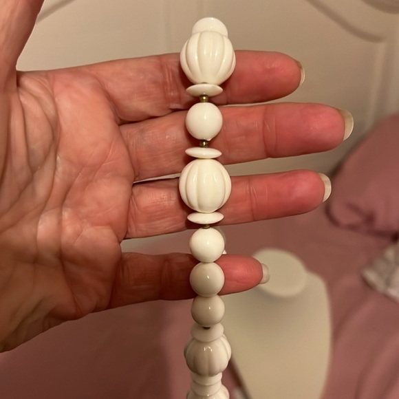 Vintage genuine Lucite melon beads with gold beads. - Picture 3 of 3